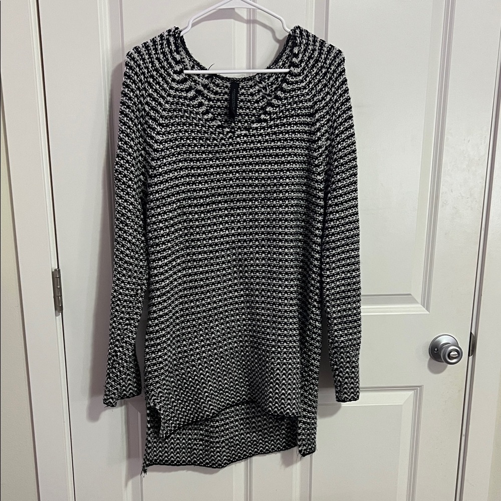 Aeropostale Black and White Striped Sweater